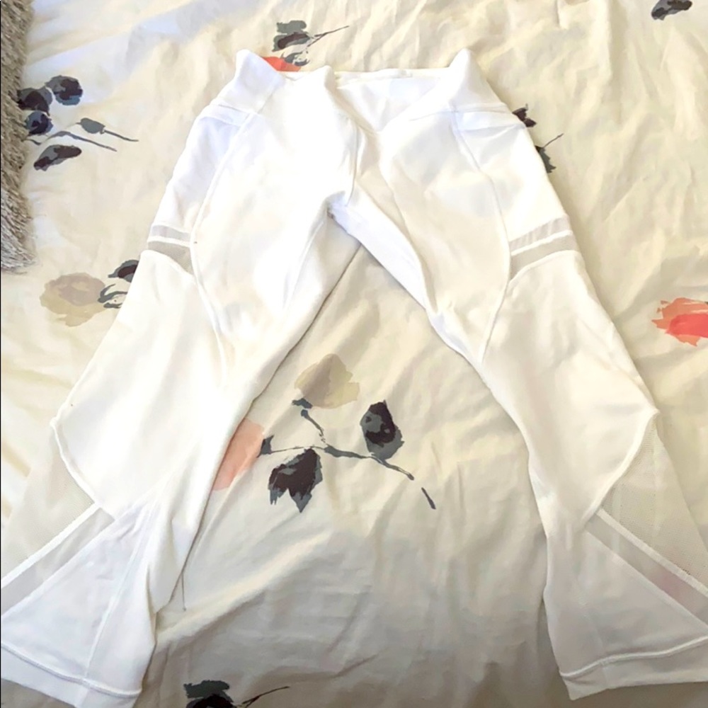 White Lulu Lemon “21 align pants
